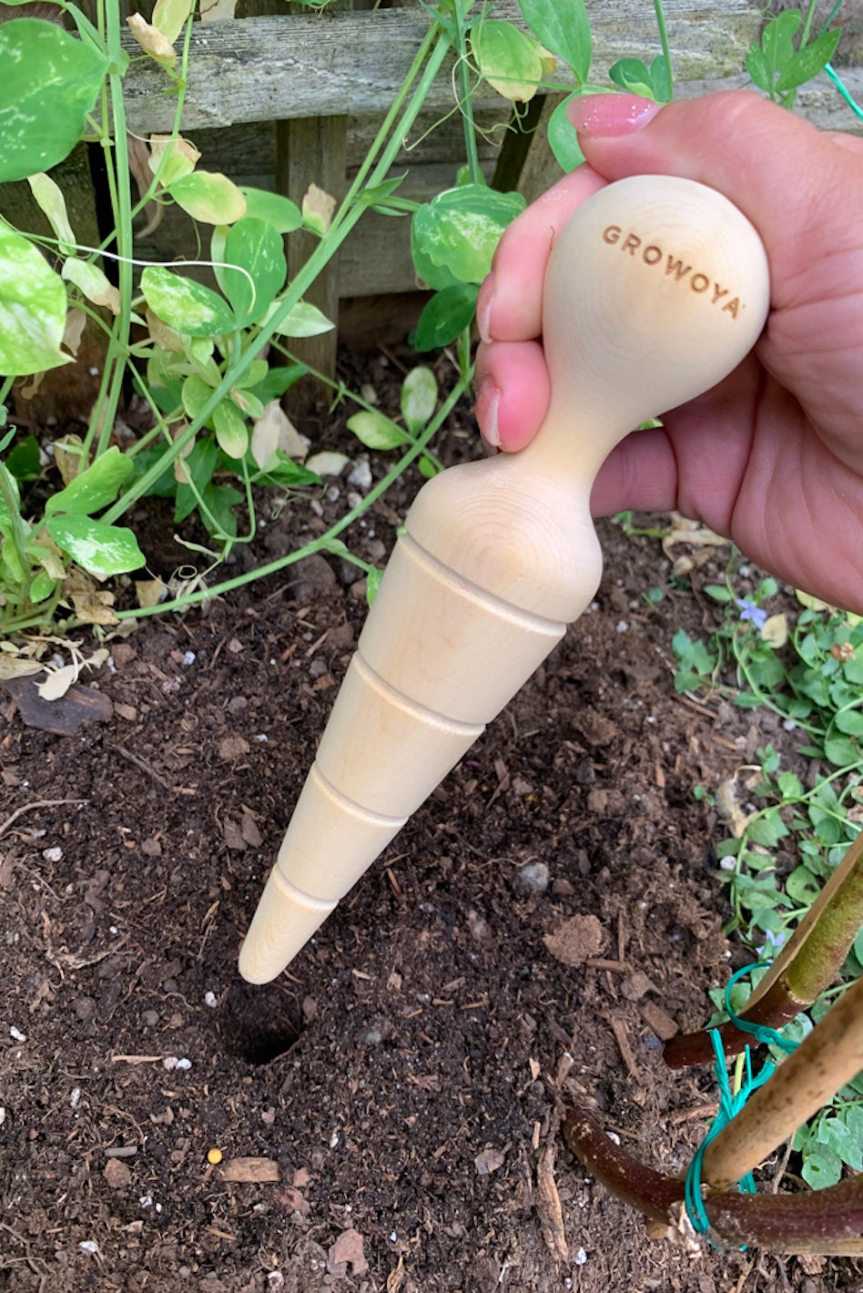 Oya™ Garden Dibber